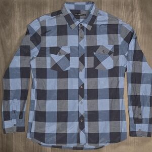 No Retreat Men's checkered flannel shirt in XL